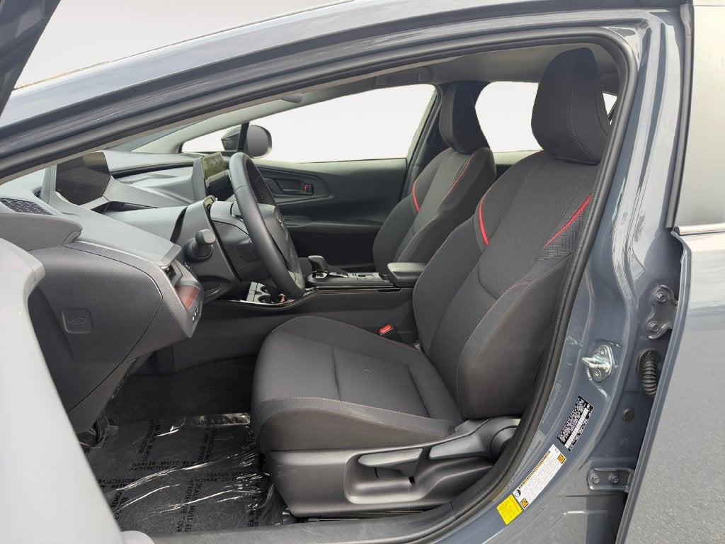2025 Toyota Prius Plug-In Hybrid SE