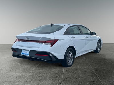 2025 Hyundai Elantra SE