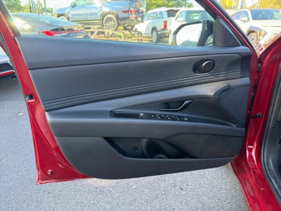 2025 Hyundai Elantra SEL Sport
