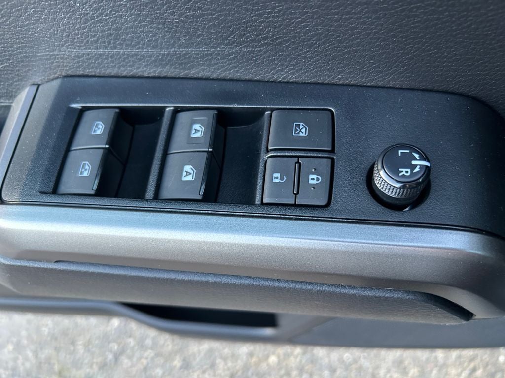 2023 Toyota Tacoma Limited V6