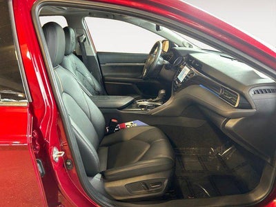 2020 Toyota CAMRY HYBRID XLE 1 Owner Local Trade In