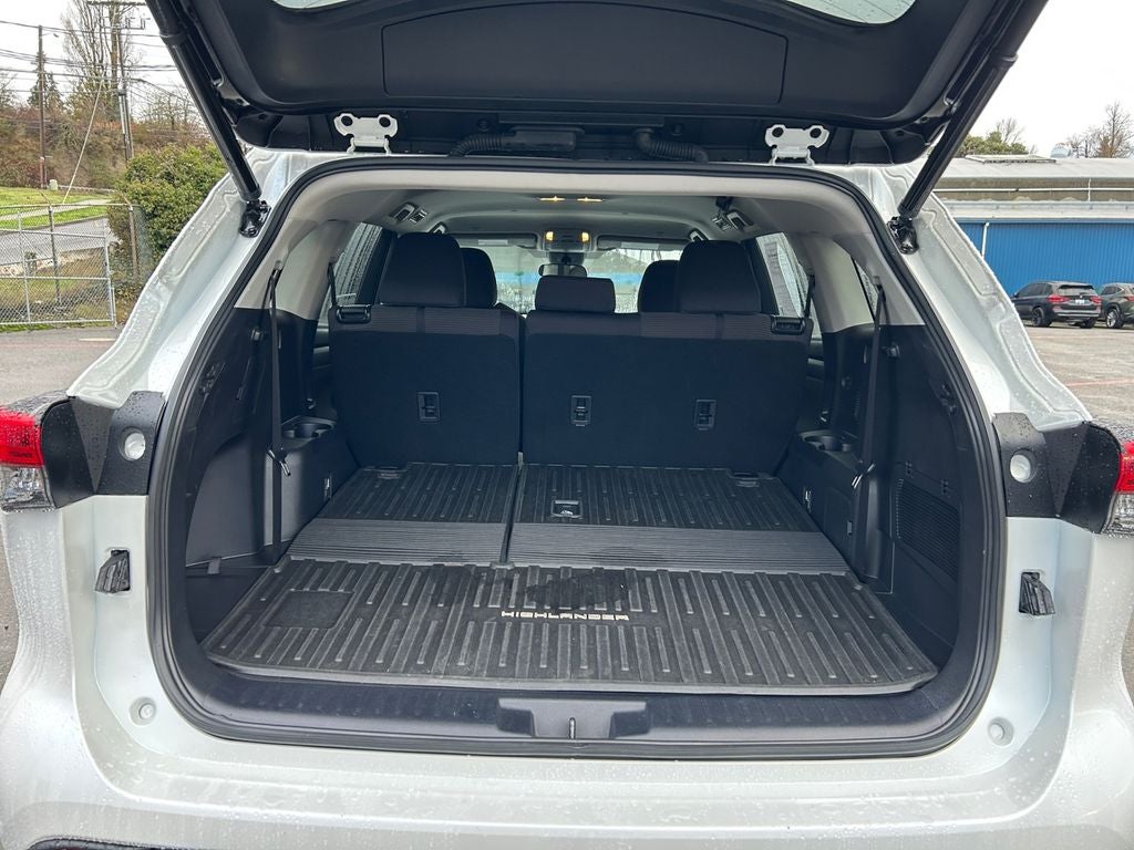 2023 Toyota Highlander Hybrid LE