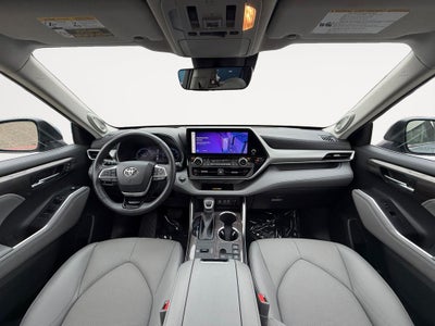 2023 Toyota Highlander Hybrid Platinum