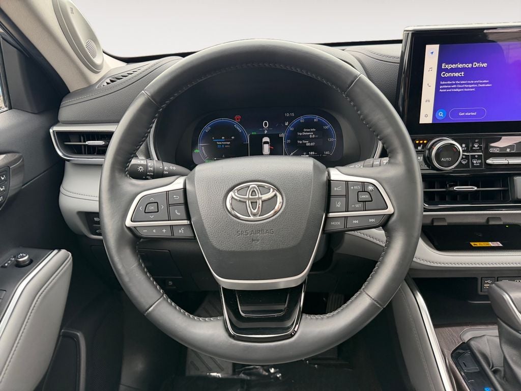 2023 Toyota Highlander Hybrid Platinum