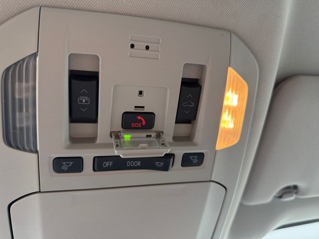 2023 Toyota Highlander Hybrid Platinum
