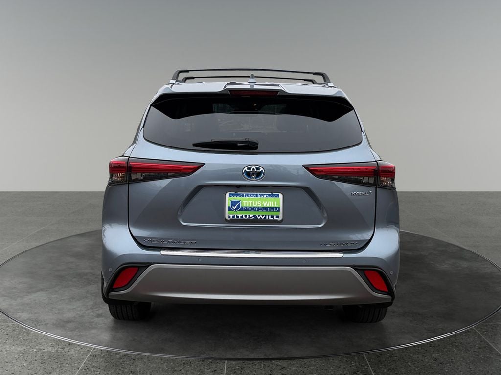 2023 Toyota Highlander Hybrid Platinum