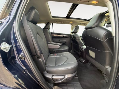2022 Toyota Highlander Platinum