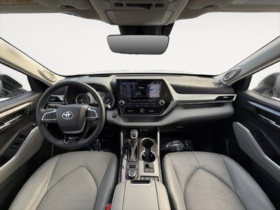 2022 Toyota Highlander Platinum