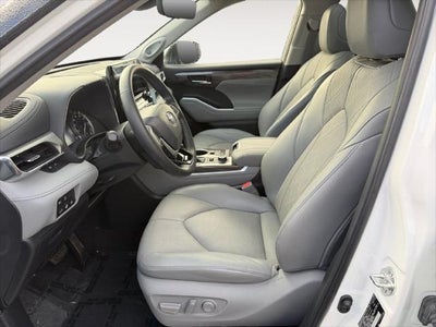 2022 Toyota Highlander Platinum