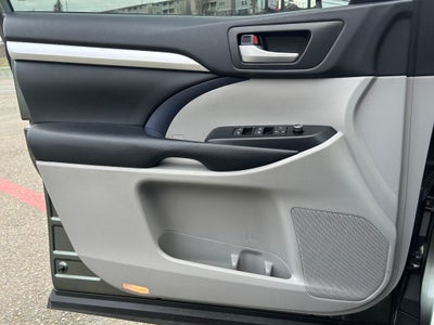 2019 Toyota HIGHLANDER XLE