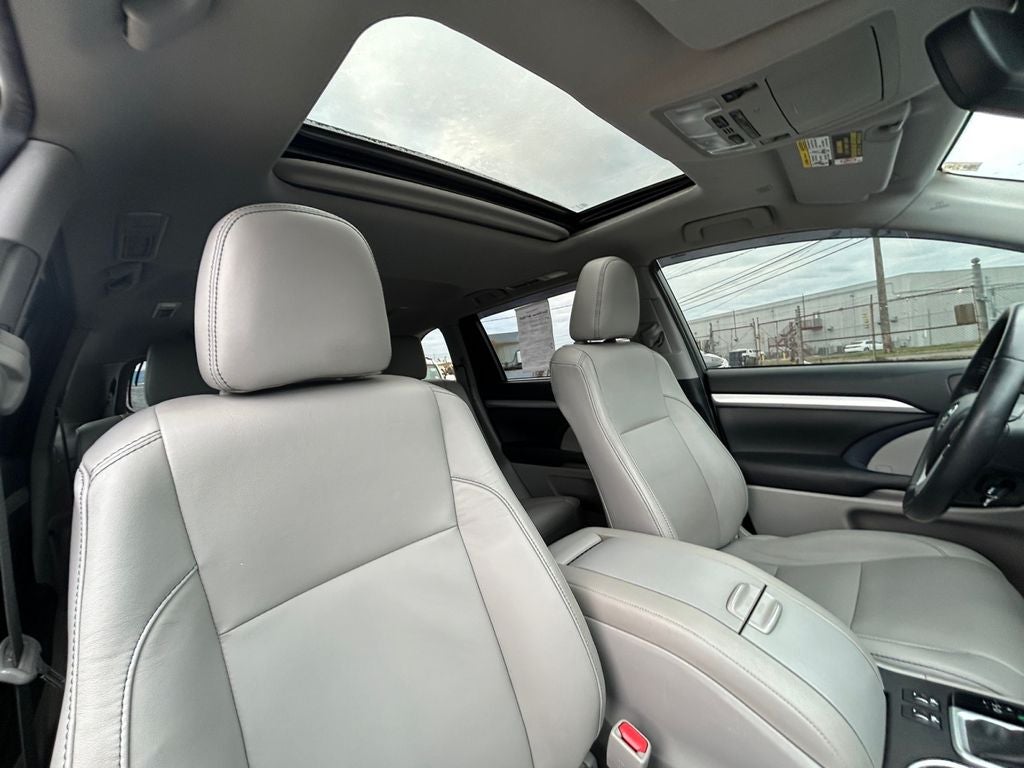 2019 Toyota HIGHLANDER XLE