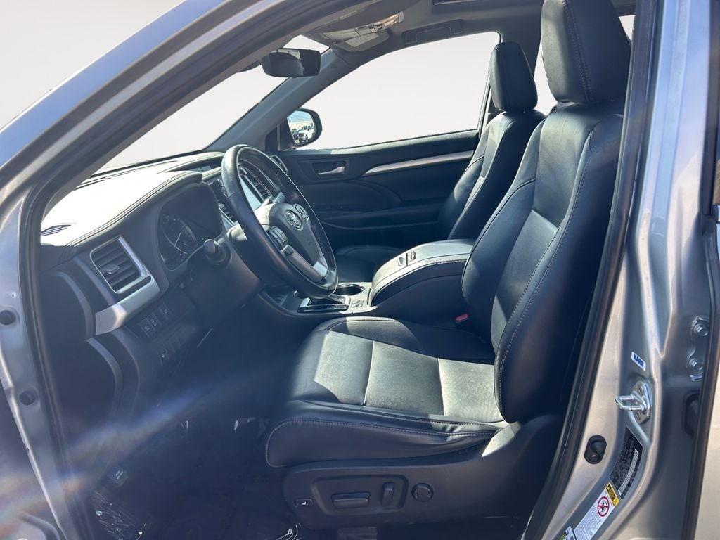 2019 Toyota HIGHLANDER XLE