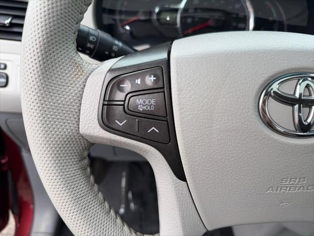 2013 Toyota Sienna SE 8 Passenger