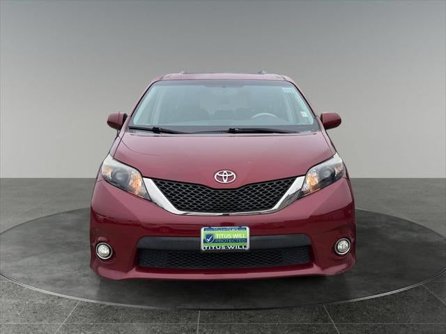 2013 Toyota Sienna SE 8 Passenger