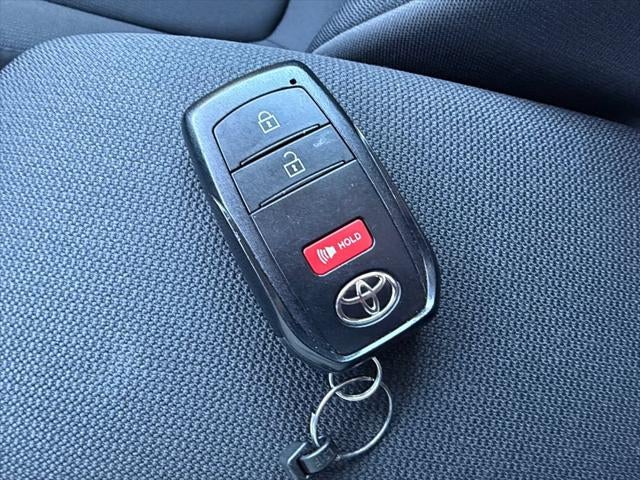 2025 Toyota Corolla Cross LE ONE OWNER