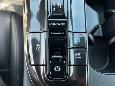 2025 Toyota Crown Signia XLE