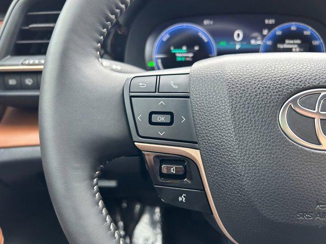 2025 Toyota Crown Signia XLE