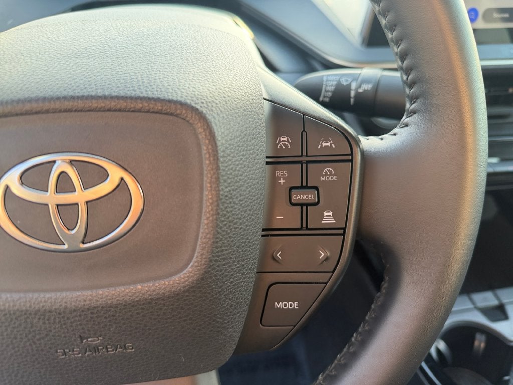 2025 Toyota Prius LE