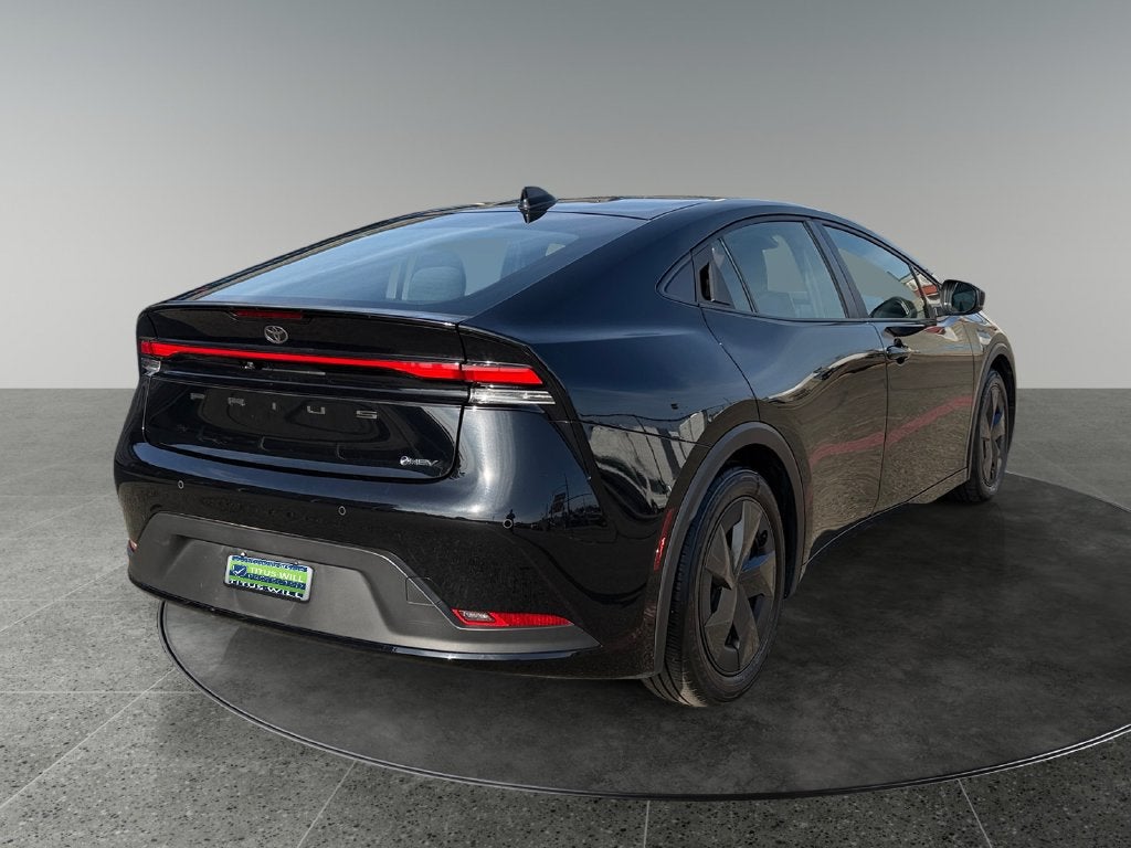 2025 Toyota Prius LE