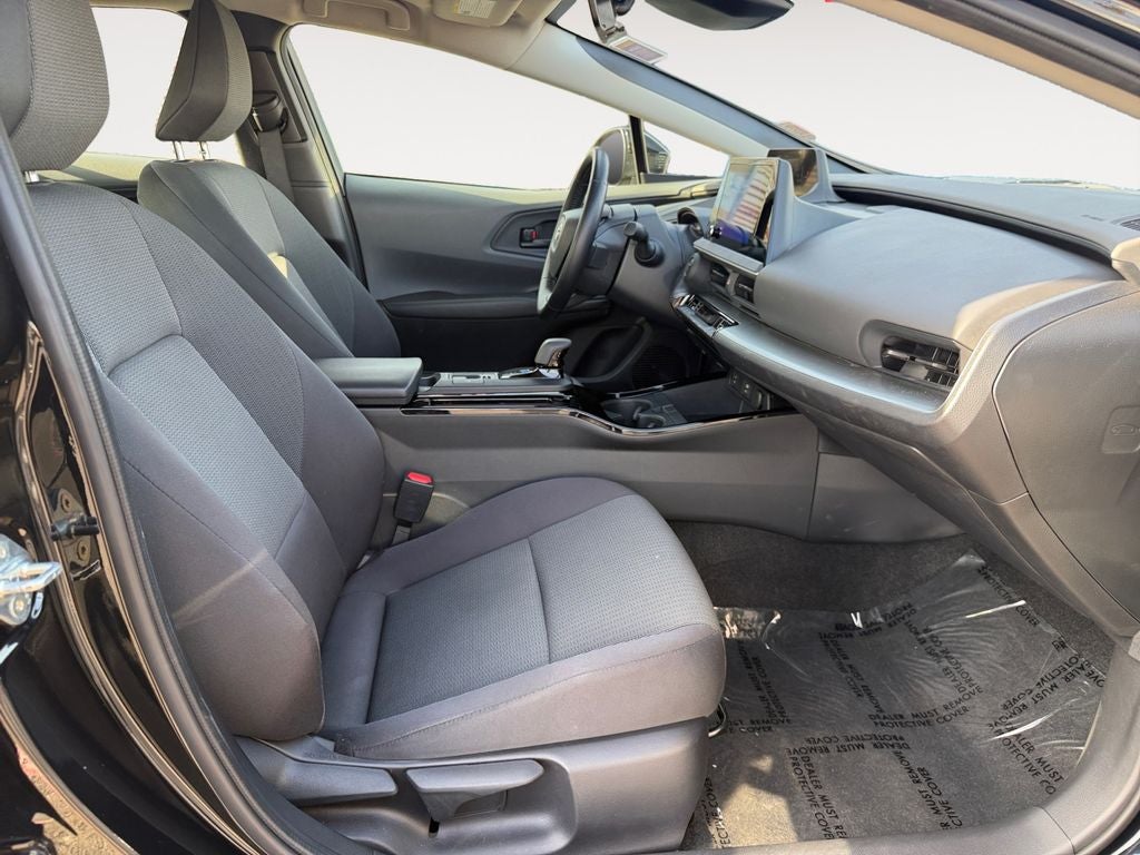 2025 Toyota Prius LE