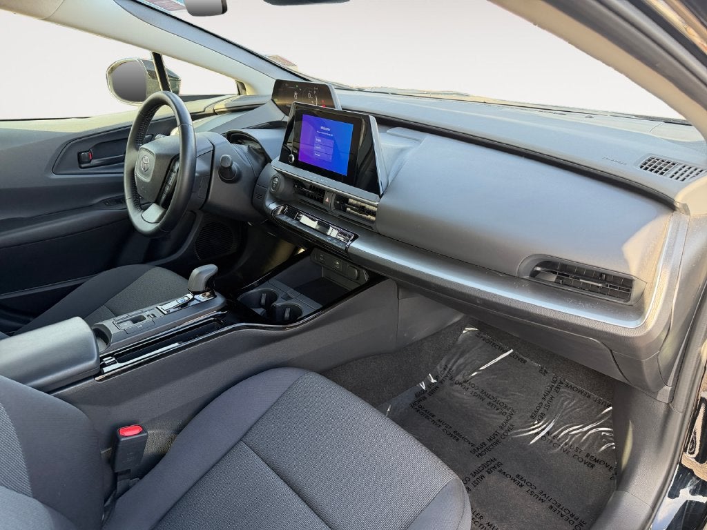 2025 Toyota Prius LE