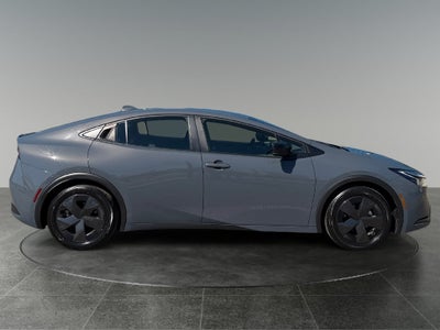 2025 Toyota Prius LE
