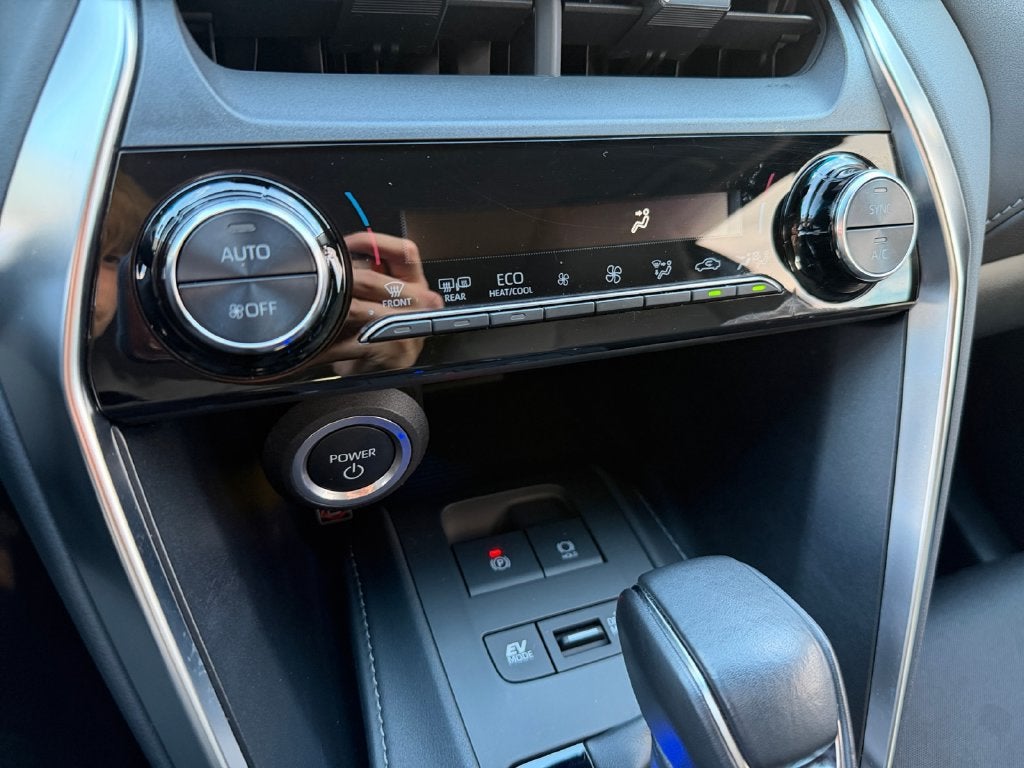 2024 Toyota Venza LE