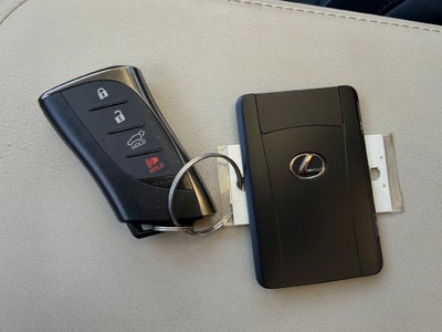 2023 Lexus RZ 450e Luxury