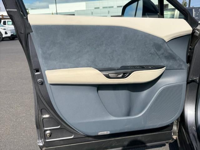 2023 Lexus RZ 450e Luxury