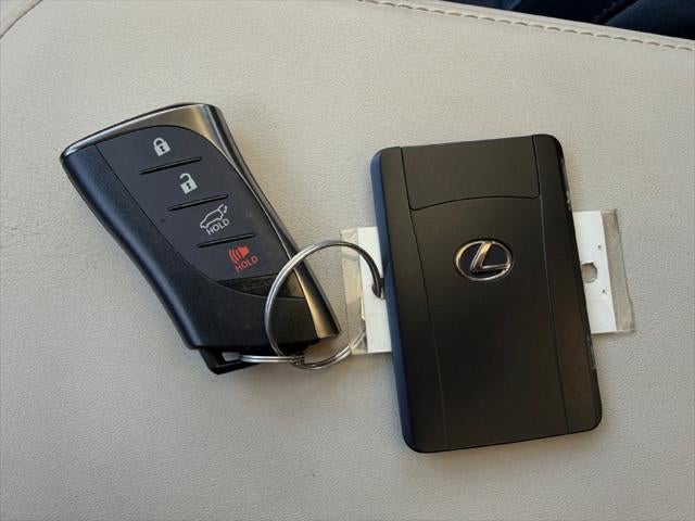 2023 Lexus RZ 450e Luxury