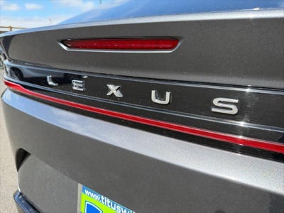 2023 Lexus RZ 450e Luxury
