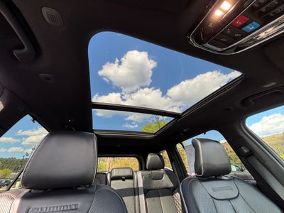 2022 Jeep Grand Cherokee Base