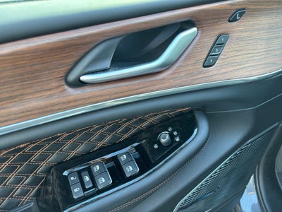 2022 Jeep Grand Cherokee Base