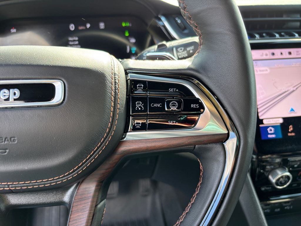 2022 Jeep Grand Cherokee Base