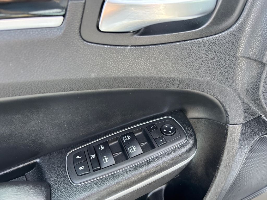 2023 Chrysler 300 S