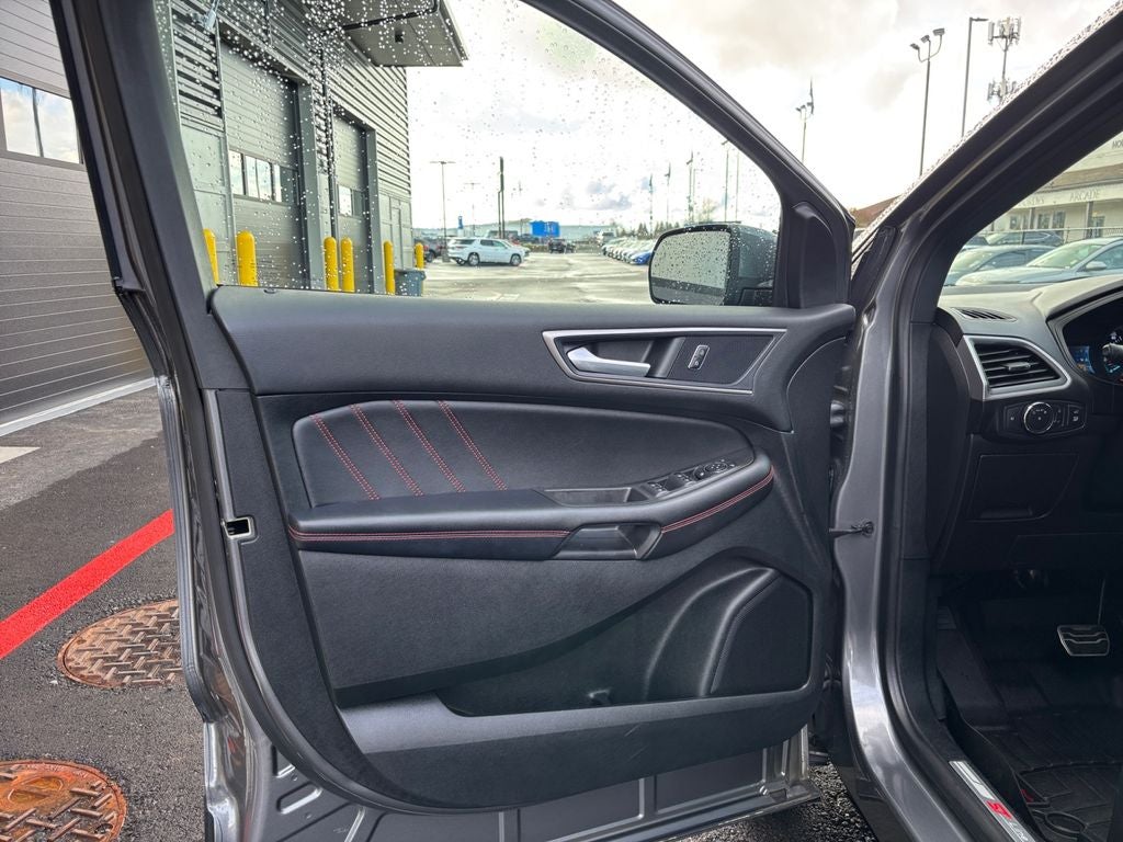 2022 Ford Edge ST Line