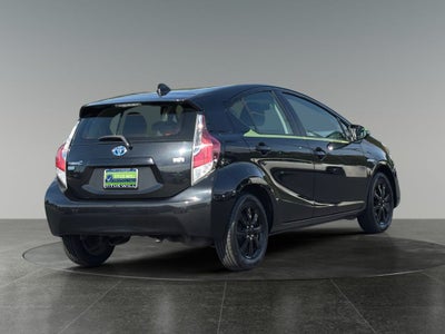 2016 Toyota Prius c Persona Series